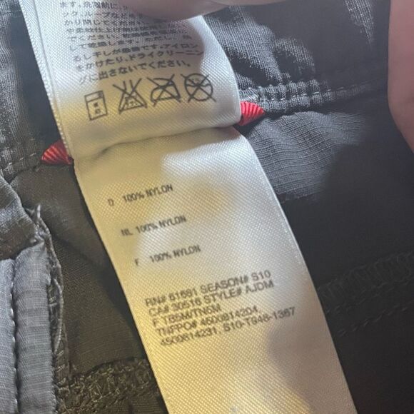 The North Face Men's Charcoal Gray Outdoor Adventure Shorts in Size Medium - Picture 6 of 7